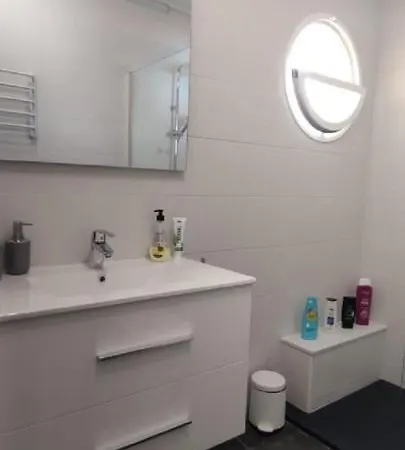 Traumwohnung Mit Herrlicher Terrasse ,wlan Pool, Gruengelegener Anlage