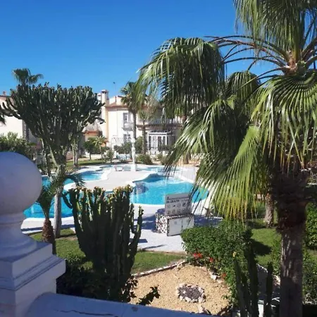 Traumwohnung Mit Herrlicher Terrasse ,wlan Pool, Gruengelegener Anlage Apartment *